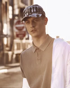 FLEXFIT Low profile tie dye lippis - Musta/Valkoinen Sale