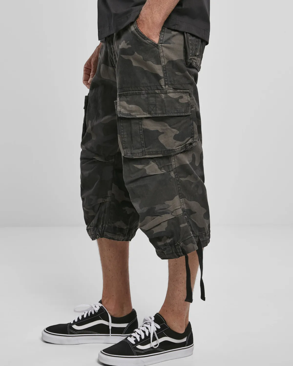 Brandit Urban legend 3/4 reisitaskushortsit - Camo Outlet